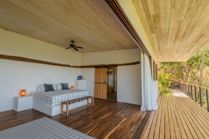 “Outstanding views of the jungle and ocean.” — Marie