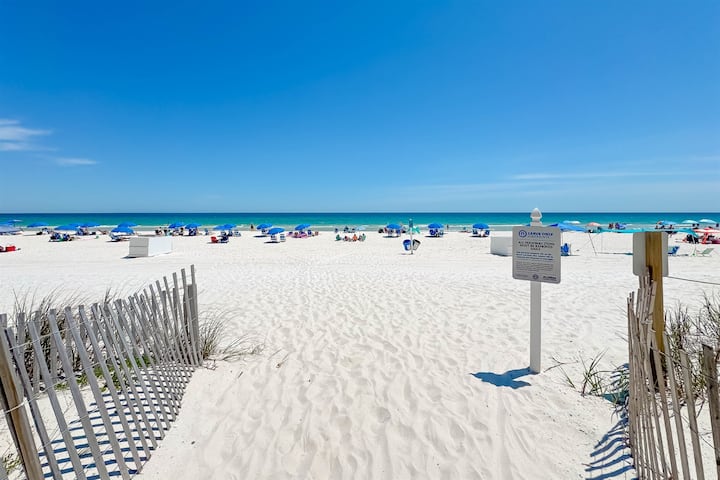 2-min Walk To Beach | Sleeps 12 | Pool | Bbq - Gulf Shores, AL