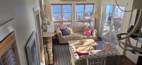 Top performing Airbnb: Vacation paradise- La Casa, Kelowna in Central Okanagan West