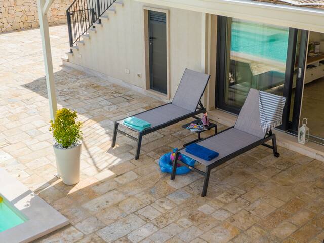 Spacious Ostuni 3 bed villa, pool, fenced & BBQ gallery image 4