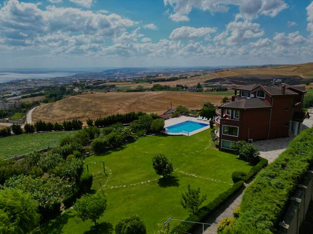 Lüks Malikâne: Muhteşem Manzara ve Saklı Bahçe gallery image 2