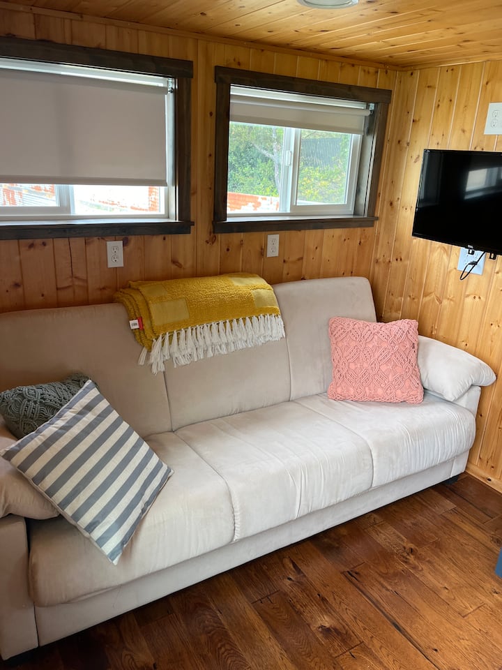 Magical Tiny Home Amazing Netarts Bay Views! - Oceanside, OR