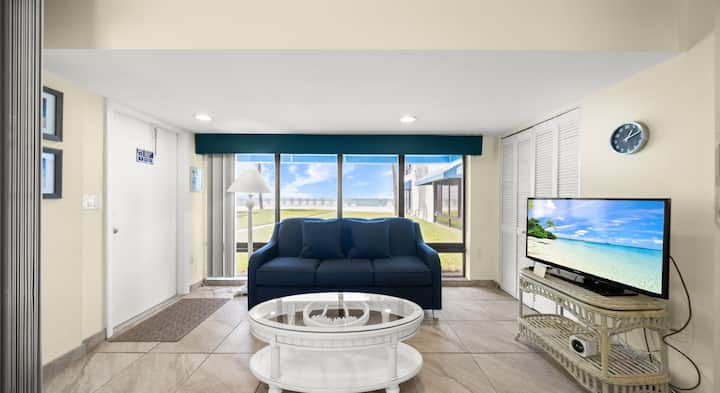 Gulf View Ground-floor Studio - Longboat Key, FL