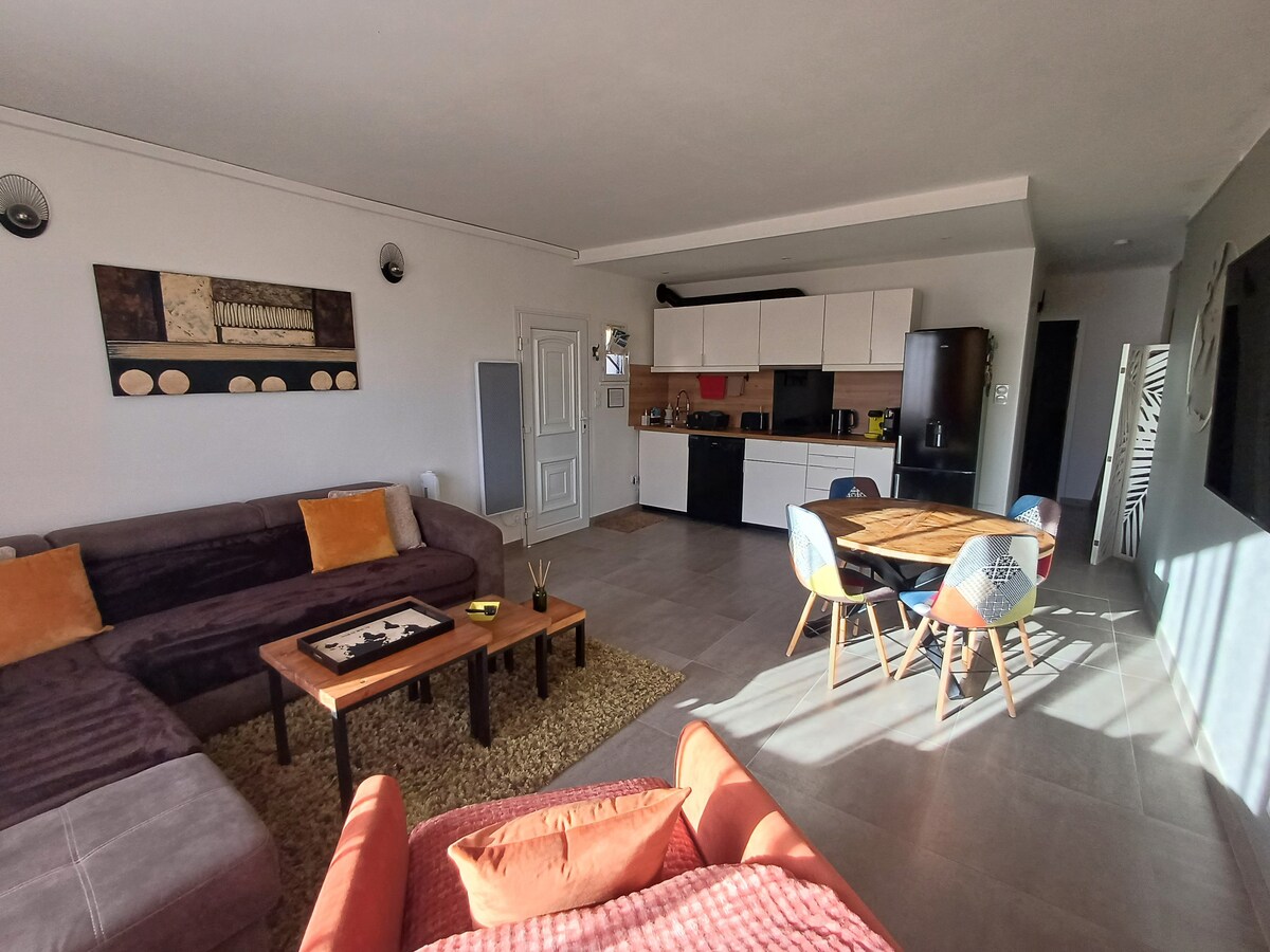 Annonce Airbnb populaire: Apartment with swimming pool in the quiet Luberon à Cavaillon