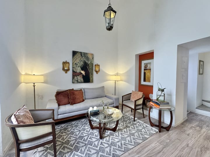 Downtown Cathedral Apt | Pool & Panoramic Rooftop - Guadalajara, Mexico