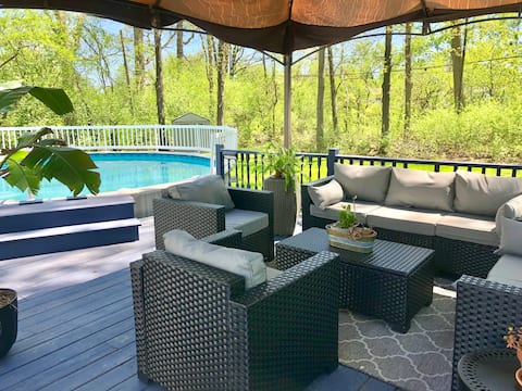 4 bed ranch w/pool in Henrietta