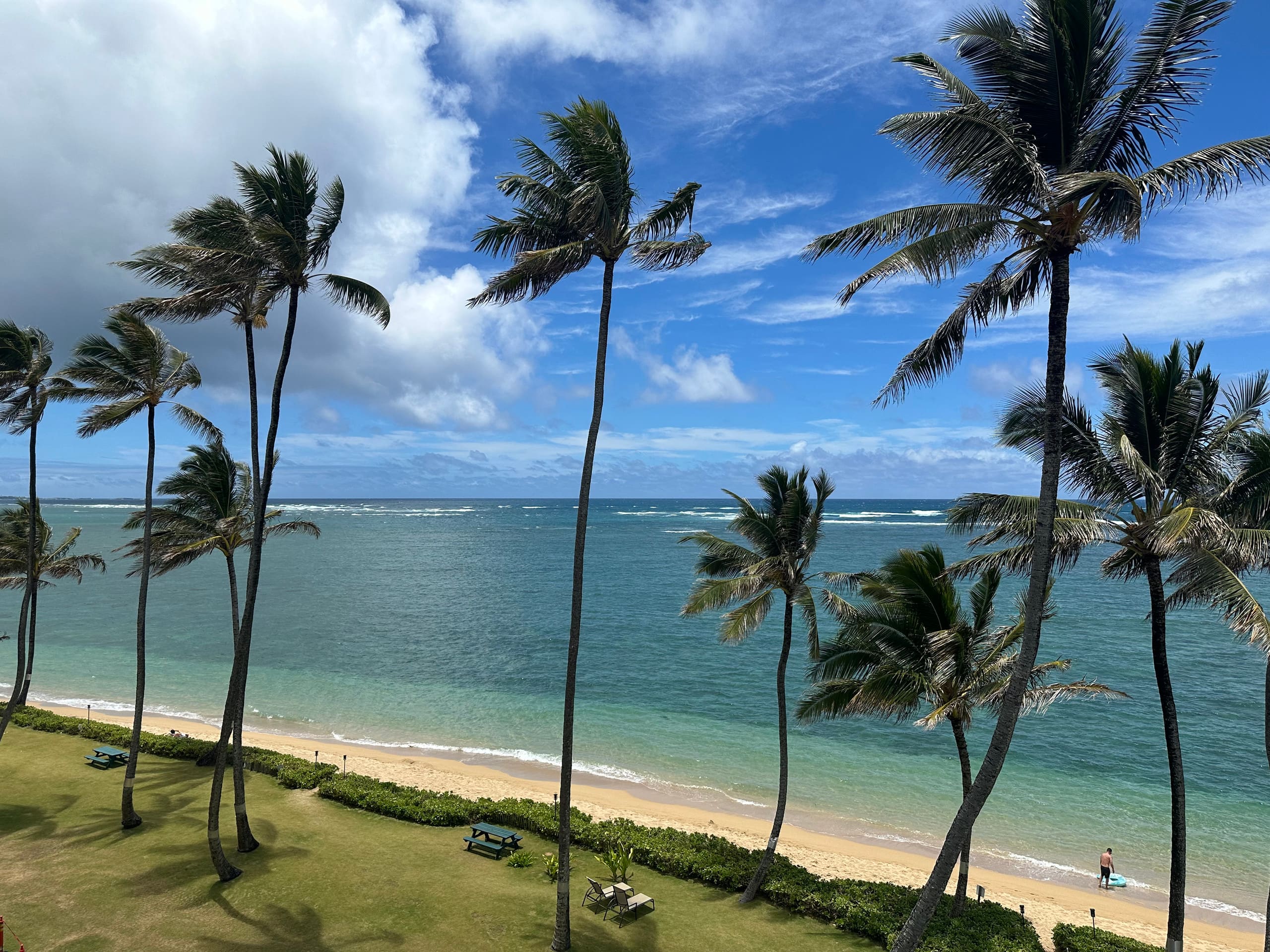 Hawaiian sunrise retreat - Image 1