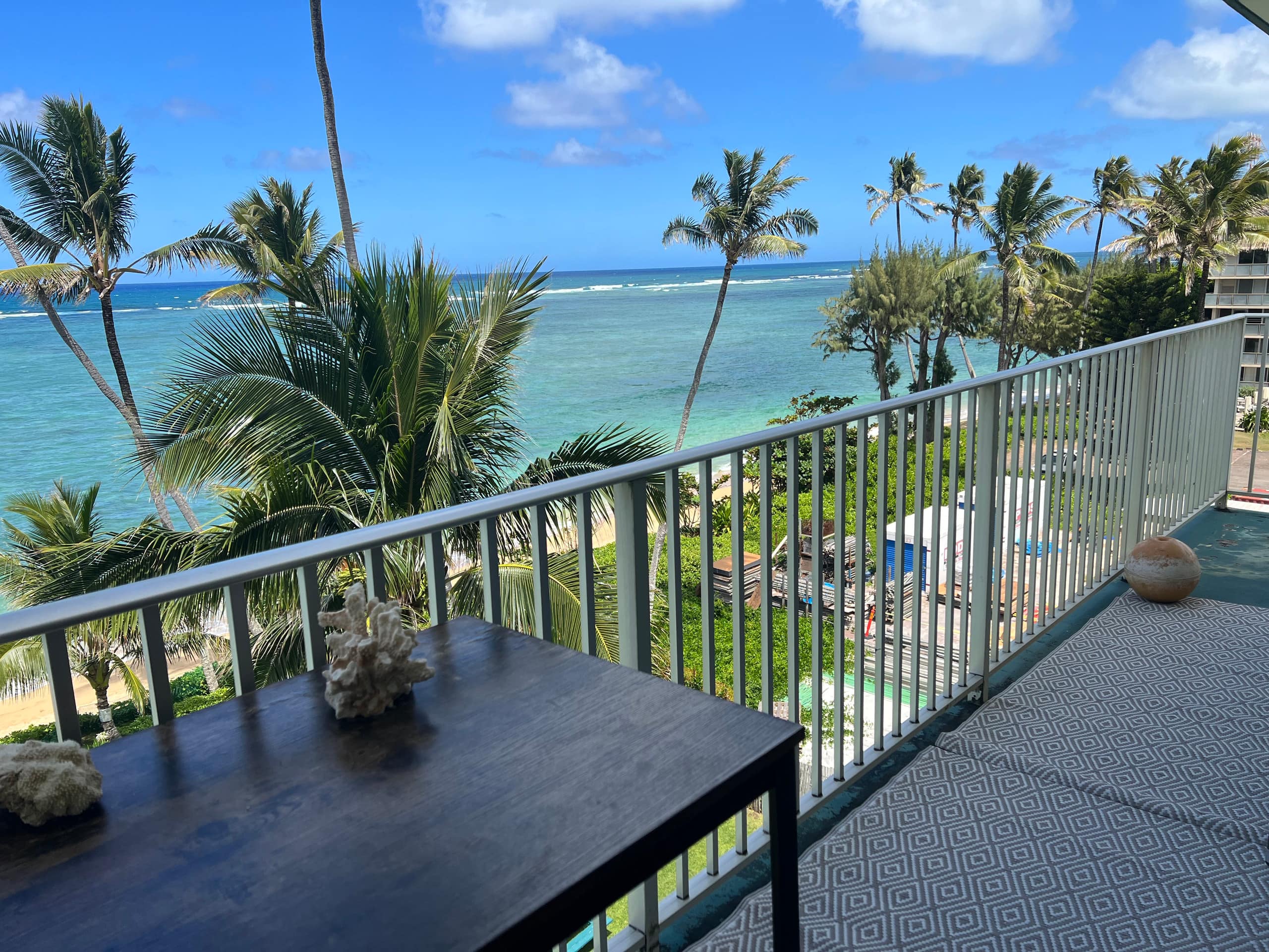 Hawaiian sunrise retreat - Image 3