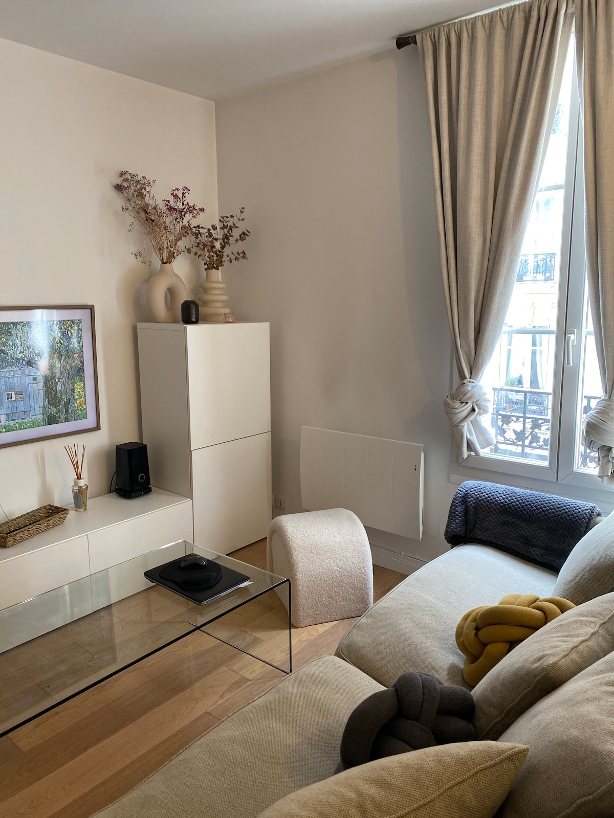 Top performing Airbnb: Cozy apartment in Paris 17e Arrondissement
