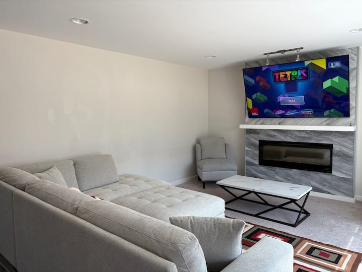 5 Bed 4 Bath 2500 Sqft Clean And Elegant Home - Manitoba