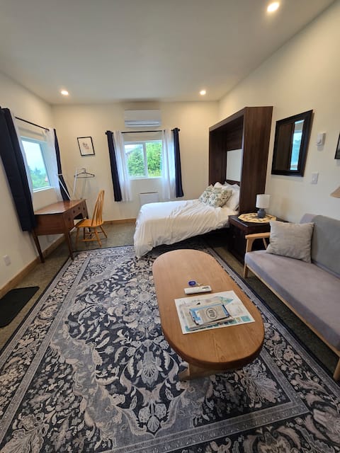 New, one-bed, downstairs studio