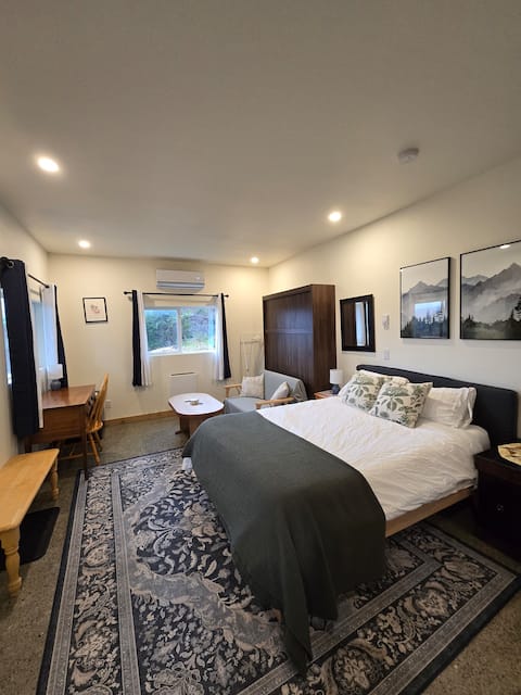New, one-bed, downstairs studio