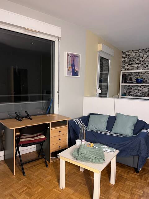 Popular Airbnb listing: 41m2 with Secure Parking in Saint étienne