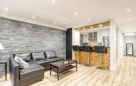 Top performing Airbnb: Design meets location to optimize your experience in Villeray–Saint Michel–Parc Extension