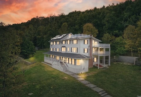 Luxury Catskills Estate | 9BR | Best For Retreats