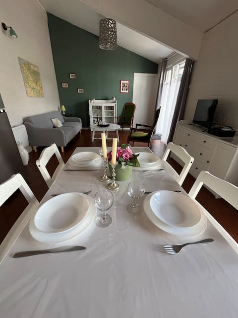 Cottage "Les Écuries" garden parking 1 car