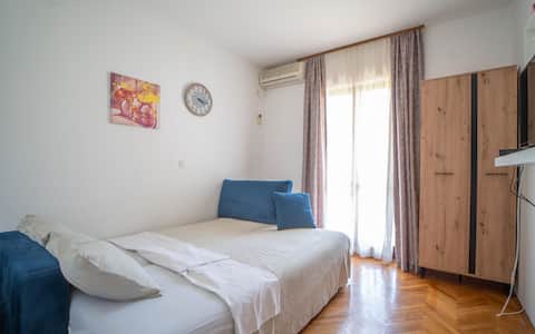 Top Airbnb: Budva 2 bedroom apartment with pool in Budva Polje