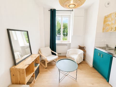 Top performing Airbnb: T2 Mitrie Neighborhood – 2 people in Doulon Bottière