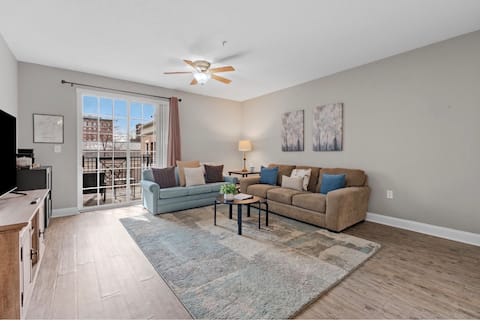 Top performing Airbnb: Cozy Retreat on Main St in Greenville