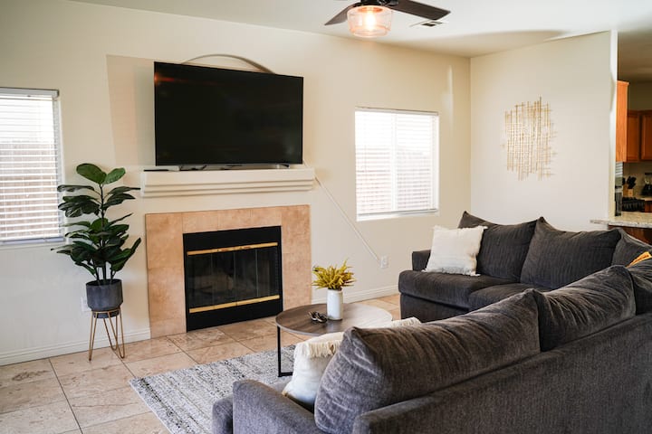 Spacious 4 Bd Home In Bakersfield/comfy Beds - Bakersfield