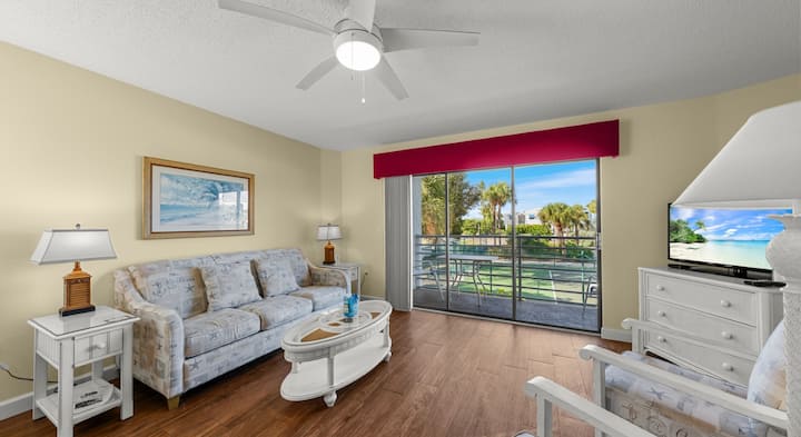 Vintage Charm | Bayside 2br With Beach Access - Longboat Key, FL