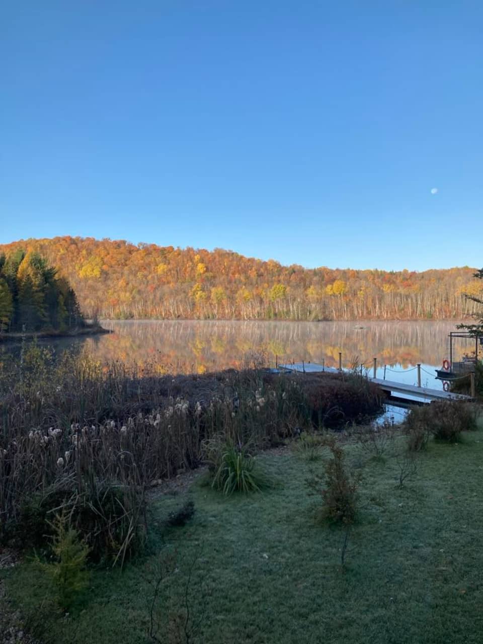 A lakefront chalet in the Quebec hills, Saint-Didace, Quebec, Canada, photo 10 of 10