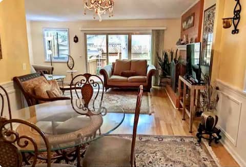 Popular Airbnb listing: Old Village area Townhouse Garden Retreat in Mount Pleasant