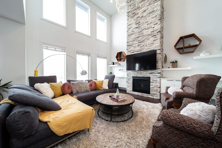 Stunning Lakefront Home Stalbert - St. Albert