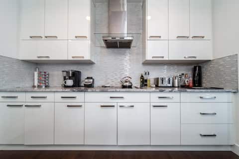 Stunning Lakefront Home stAlbert