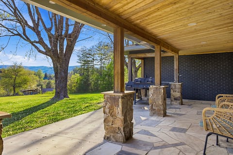 Cozy Home w/ Mountain Views, Game Room, & Sauna