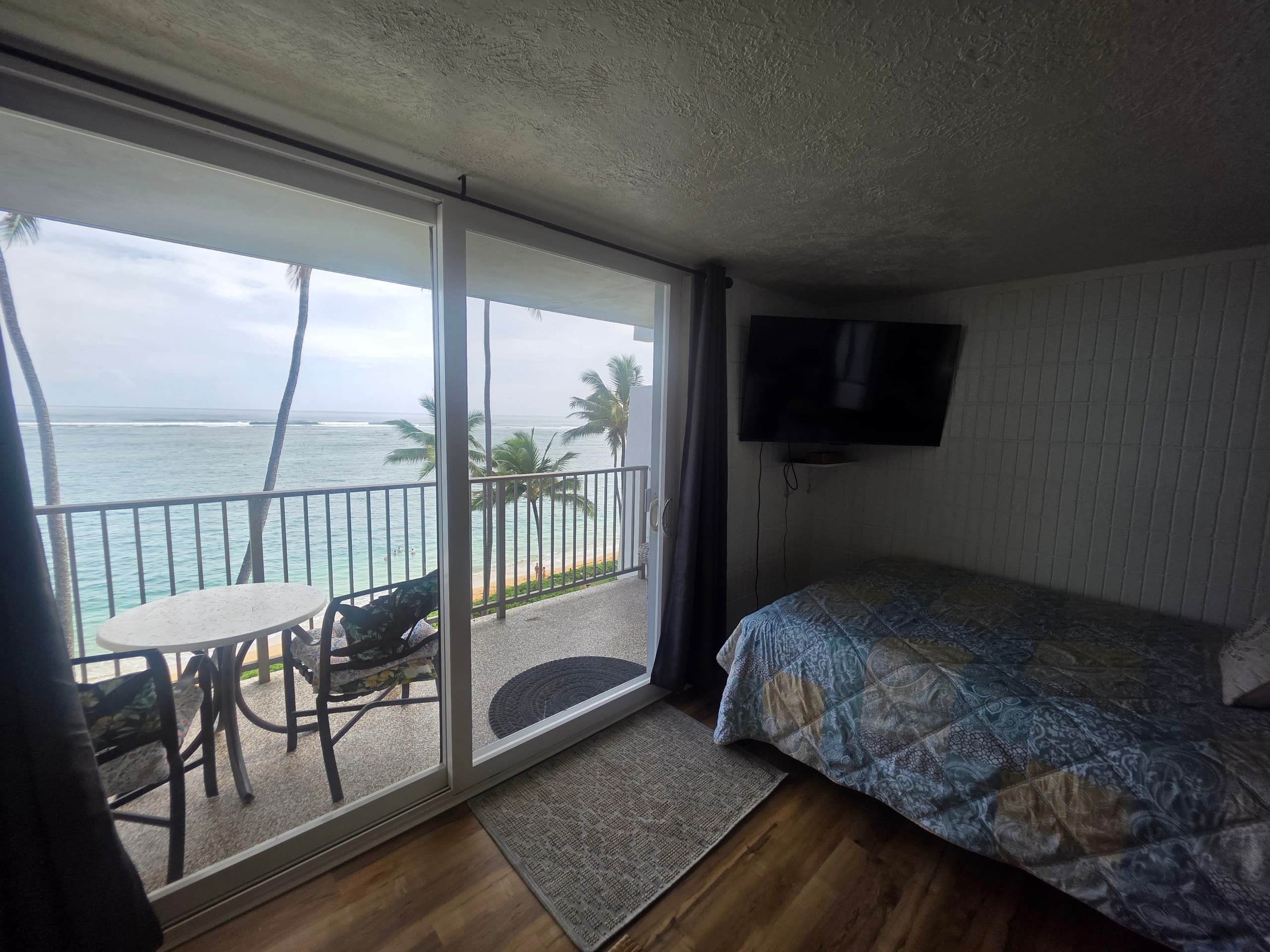 Condo in Hauula · ★4.87 · 1 bedroom · 2 beds · 1 private bath - Image 5