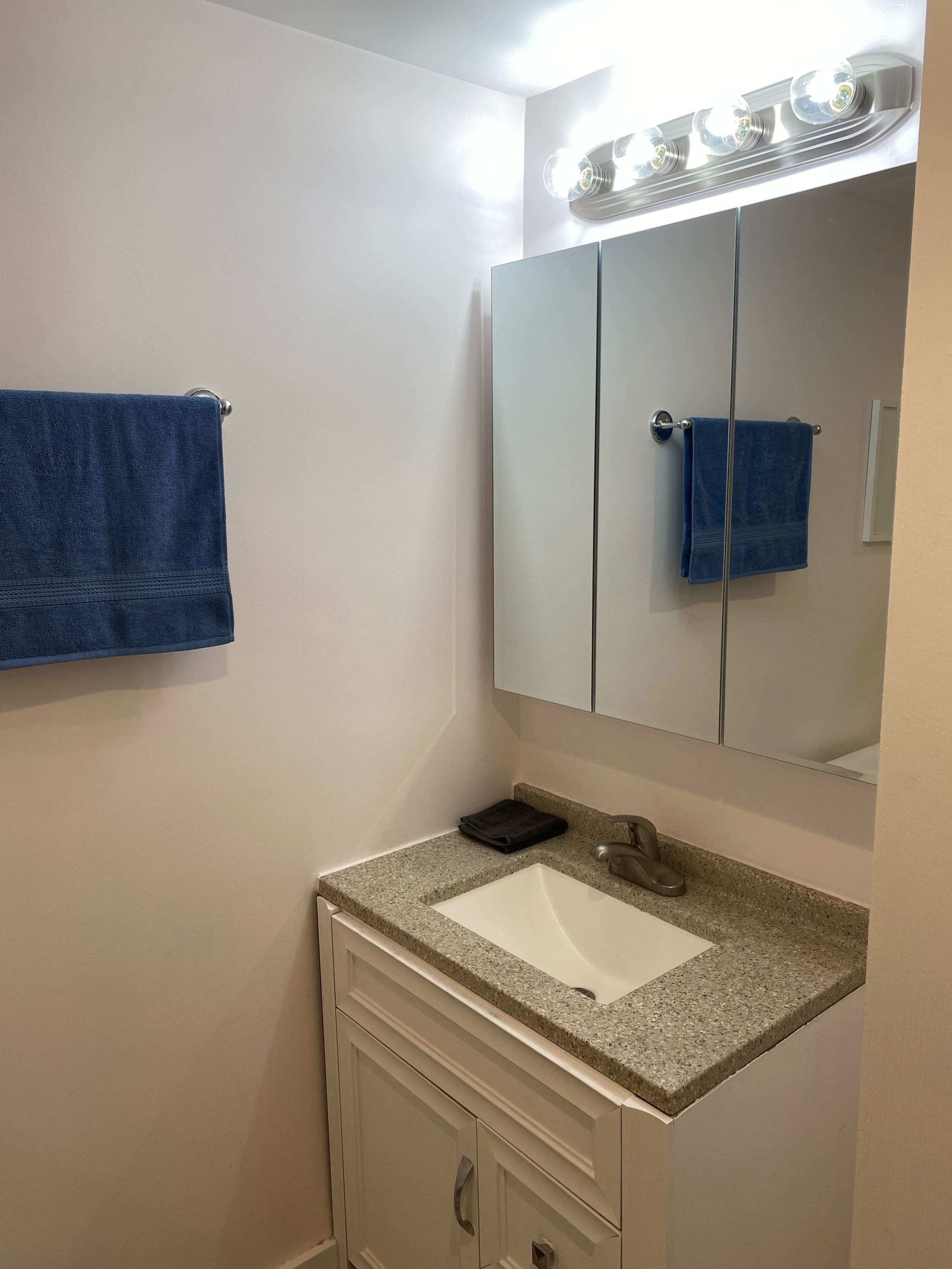 Condo in San Francisco · ★4.92 · 3 bedrooms · 3 beds · 1 bath - Image 16