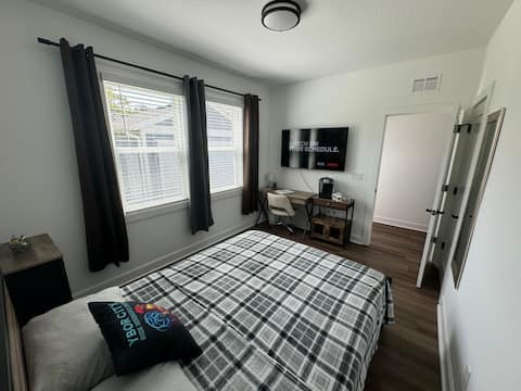 Top Airbnb: Newly Built Private Guest Suite | Tampa Retreat in East Ybor