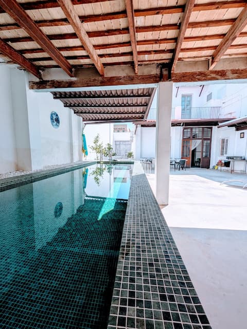 Valencian house for 12 with private pool