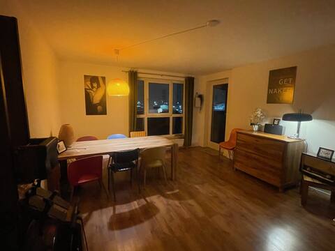 Popular Airbnb listing: Charming apartment with a view of River Elbe in St. Pauli