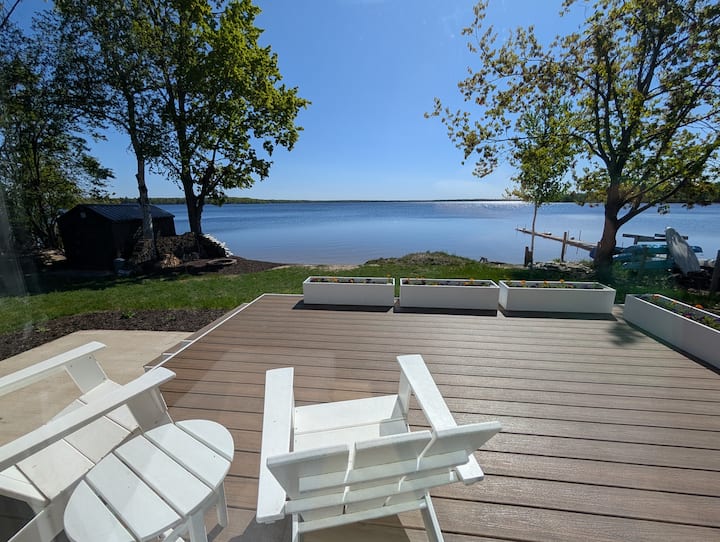 Lakeside Paradise Place
