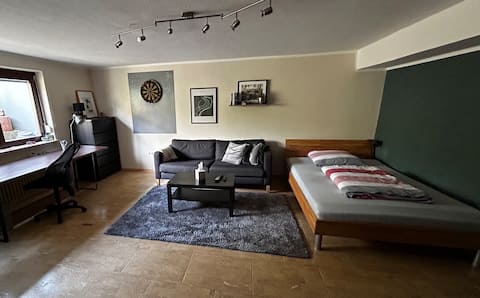Quiet apartment on the outskirts - close to KIT-Campus Nord