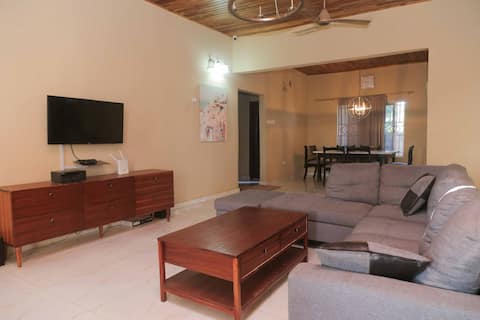 Air-conditioned home in Tamale with WiFi and Roku!