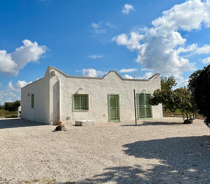 Tranquil Villa In Olive Grove | Wi-fi | Pizza Oven - Puglia