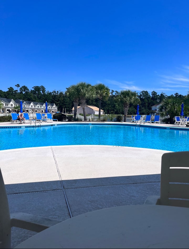 3 bedroom condo with pools & golf course Apartments for Rent in