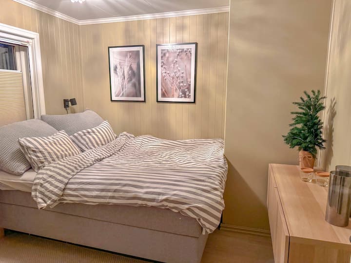 Bedroom 1
150cm bed and TV