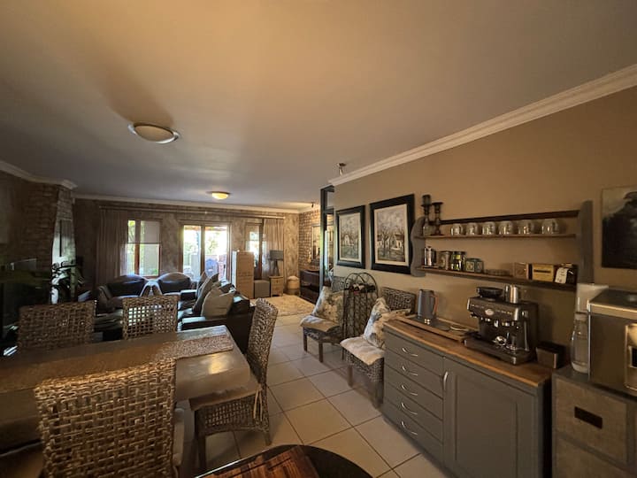 Golf Estate Villa In Stellenbosch Winelands - Klapmuts