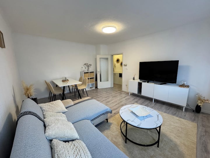 City, 5 beds, garden, EWS Arena, 100m thermal bath
