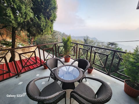 Mayfair Villa (850 mtrs from mall road.)