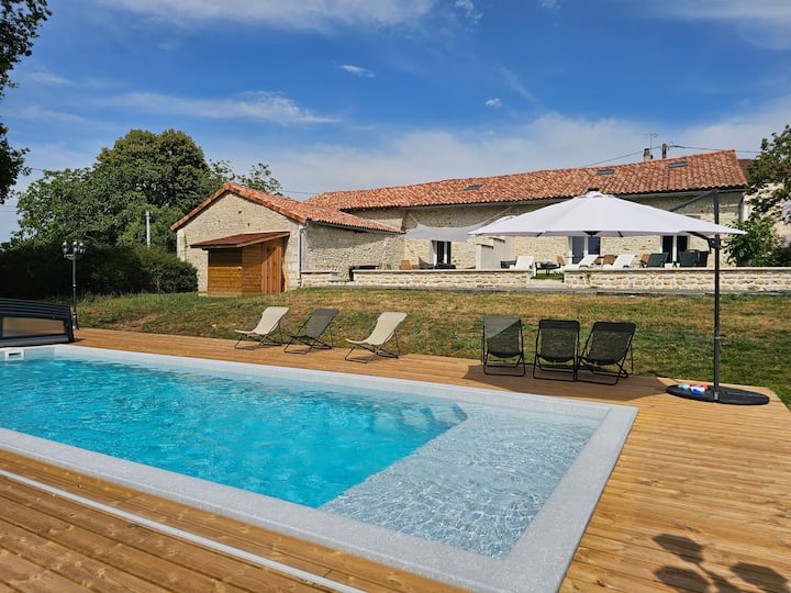 Le Veau - Gîte Pour 16 Personnes - Charente