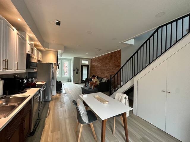 Luxurious Capitol Hill Home — Gorgeous 2B/2.5BR gallery image 5
