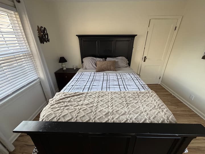 غرفة النوم 1