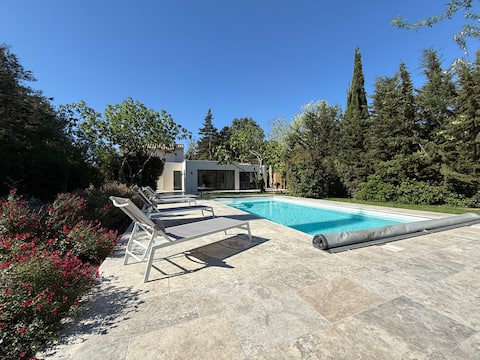 Villa with pool and spa