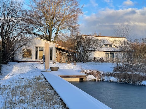 Cottage with Sauna and natural swimming pond