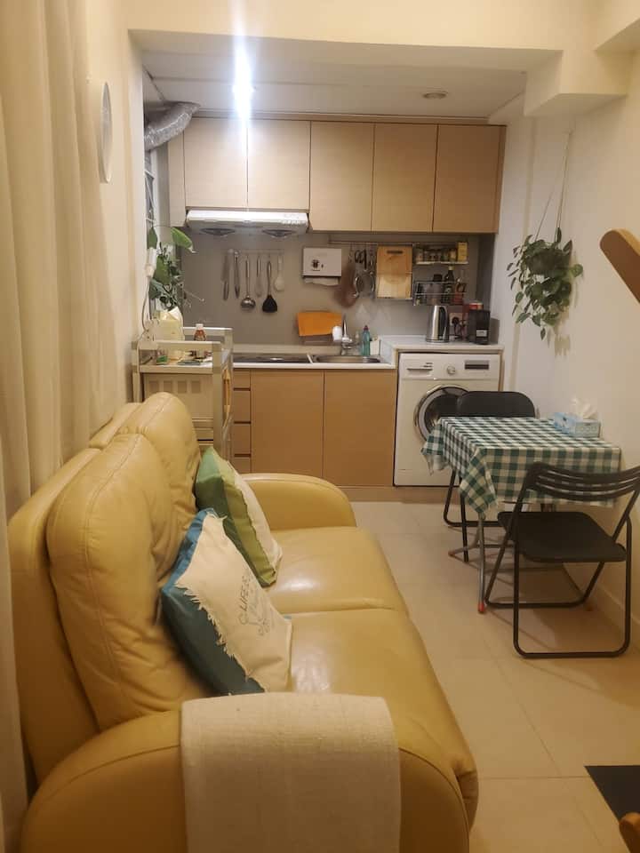 Bright, Quiet Flat In Mong Kok - 將軍澳